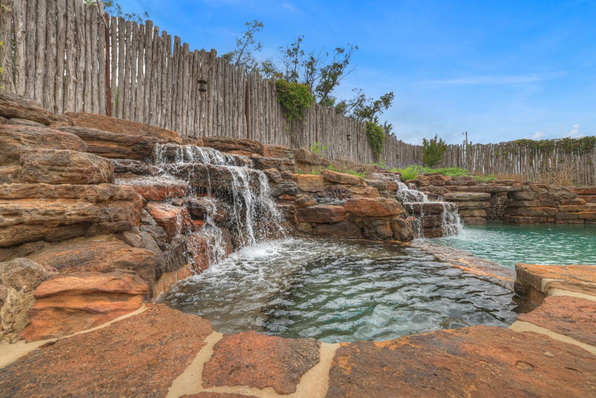 West End Lodge Resort Style Pool! เฟรเดอริกส์เบิร์ก ภายนอก รูปภาพ